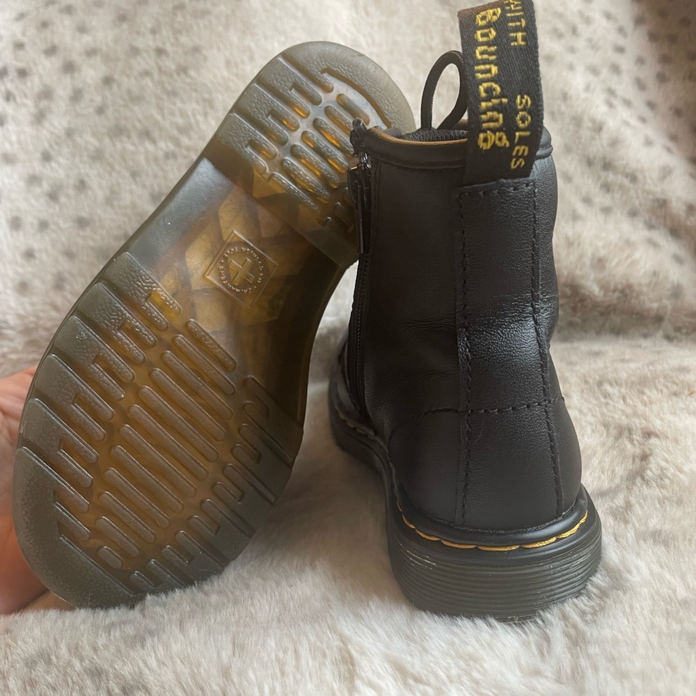 Dr. Martens, Kids Collection 1460T
Boots, US Size 10 - Picture 6 of 11